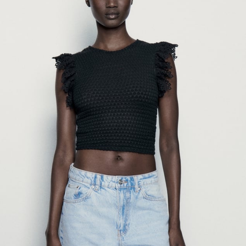 ZARA TEXTURED RUFFLED TOP